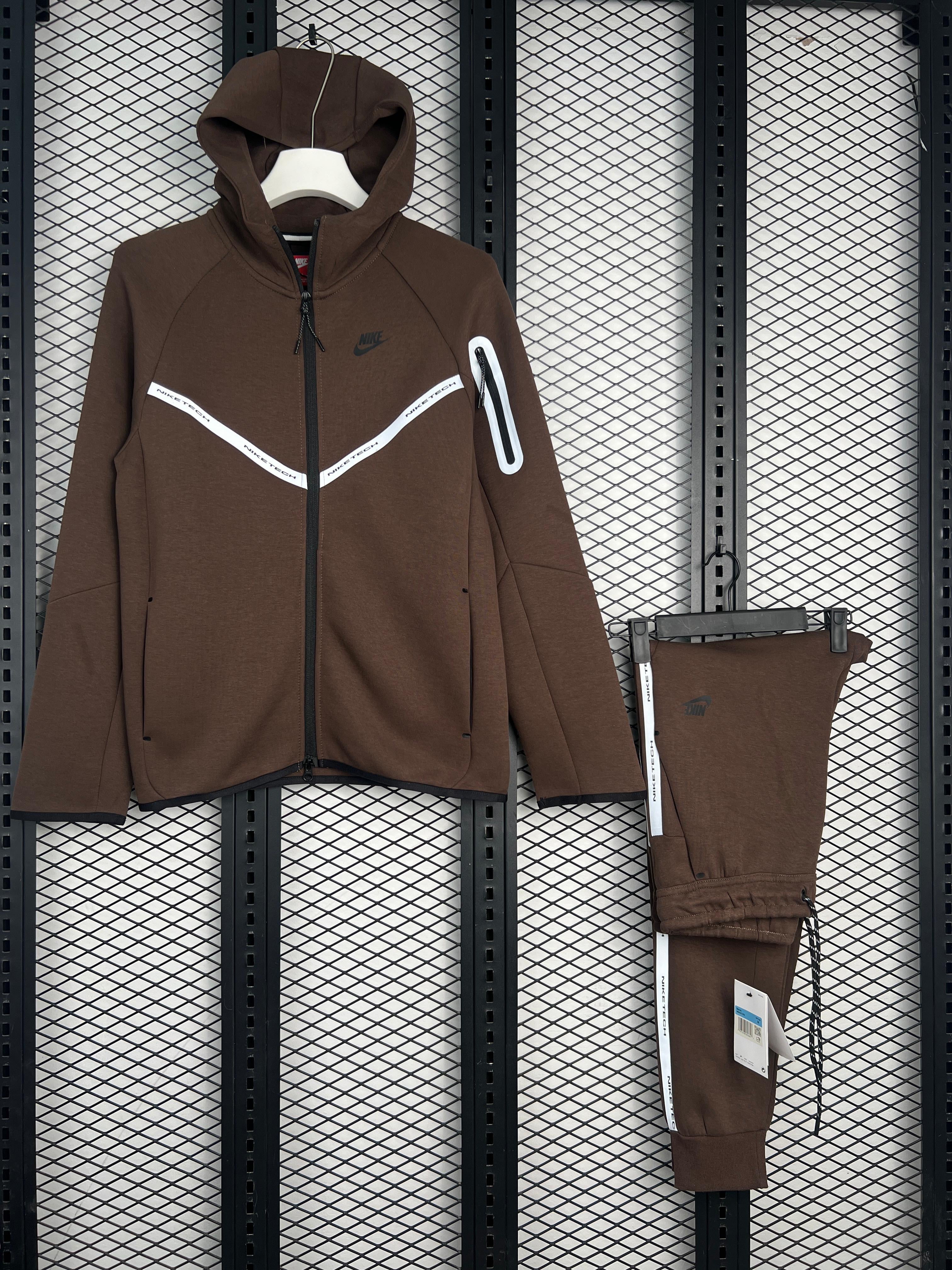 Nike Tech