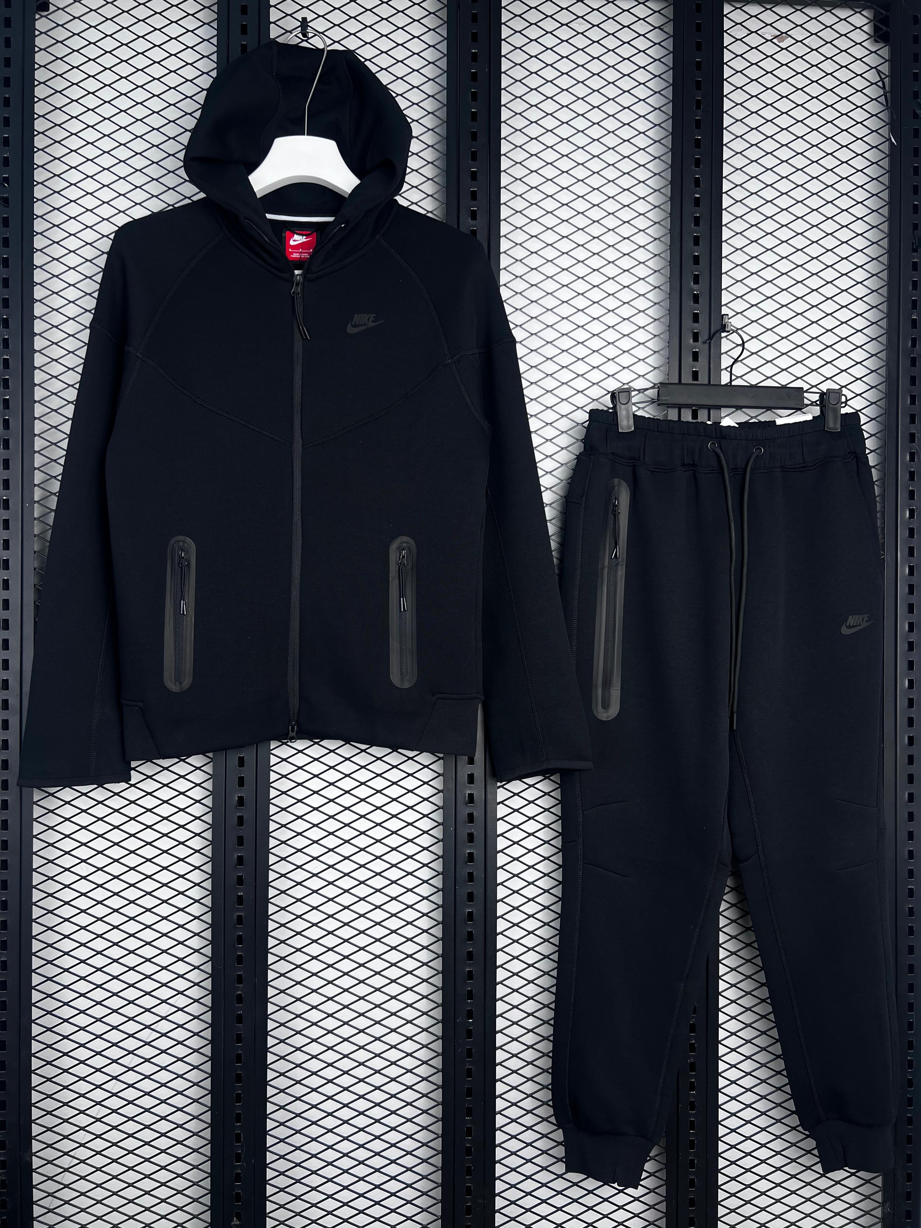 Nike Tech