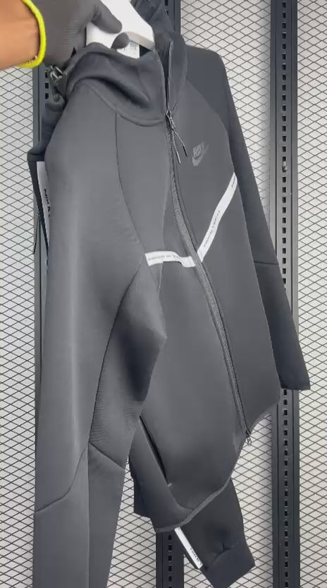 Nike Tech